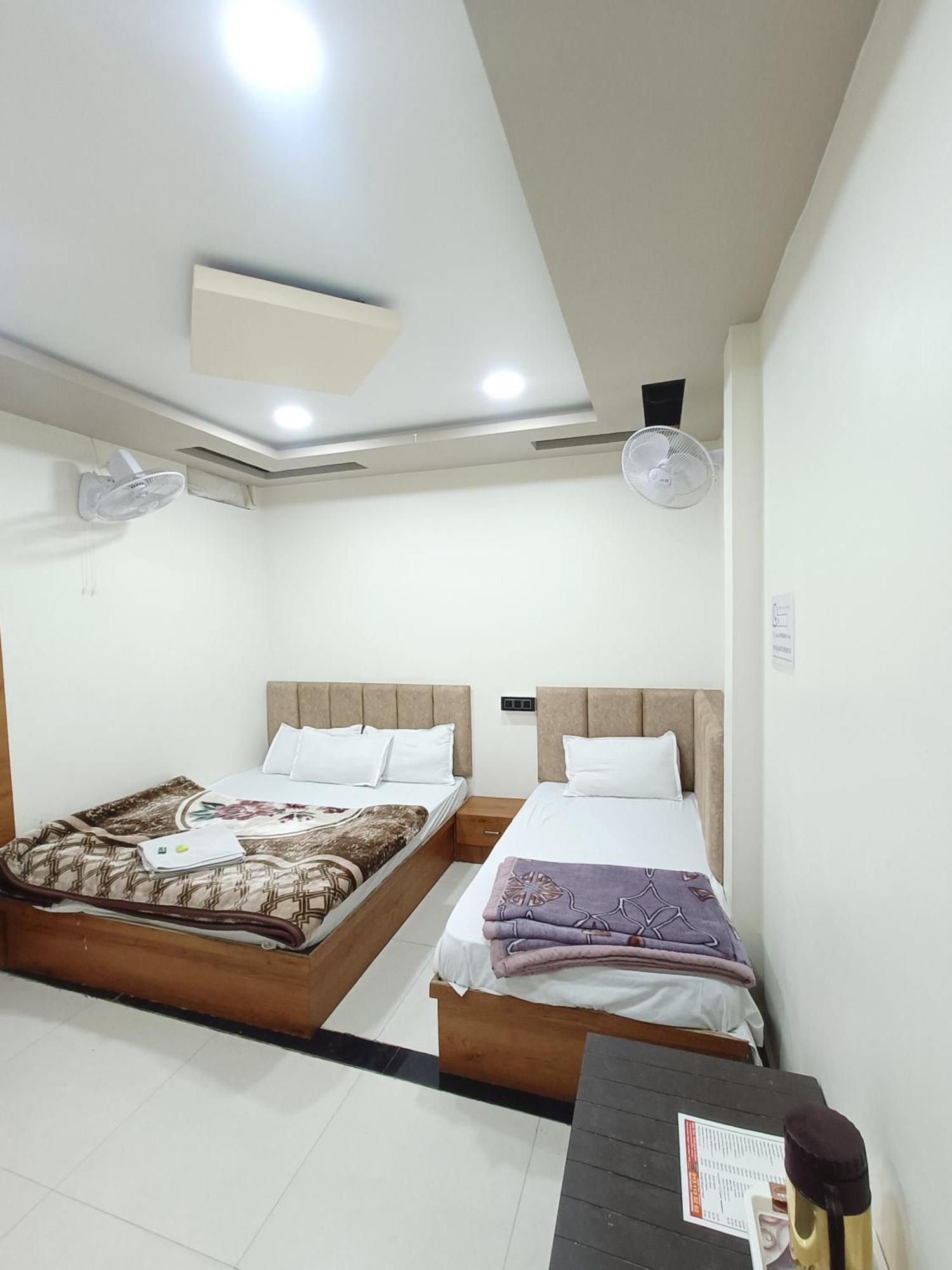 Hotel Shreem Ujjain Oda fotoğraf