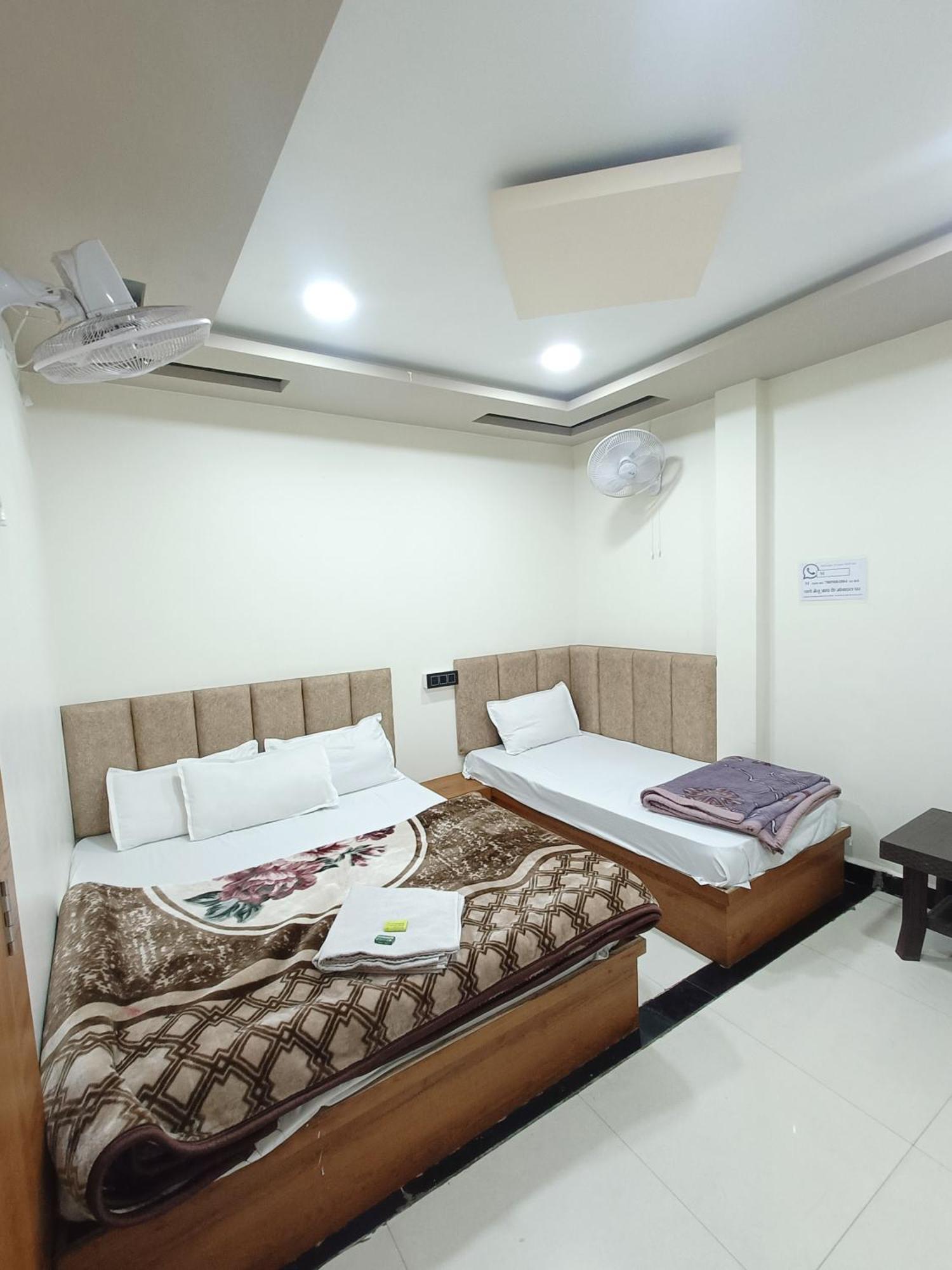 Hotel Shreem Ujjain Oda fotoğraf